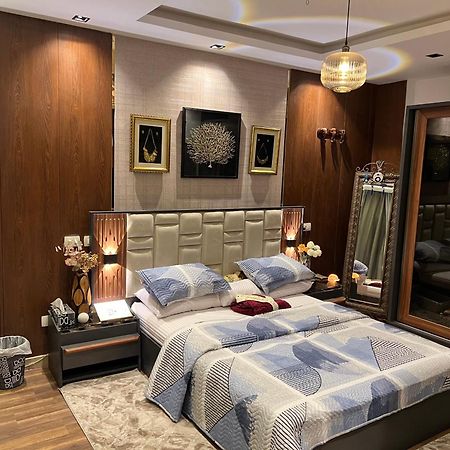 Apartmán شقه مفروشه فاخره بالقاهره الجديده New Cairo Exteriér fotografie