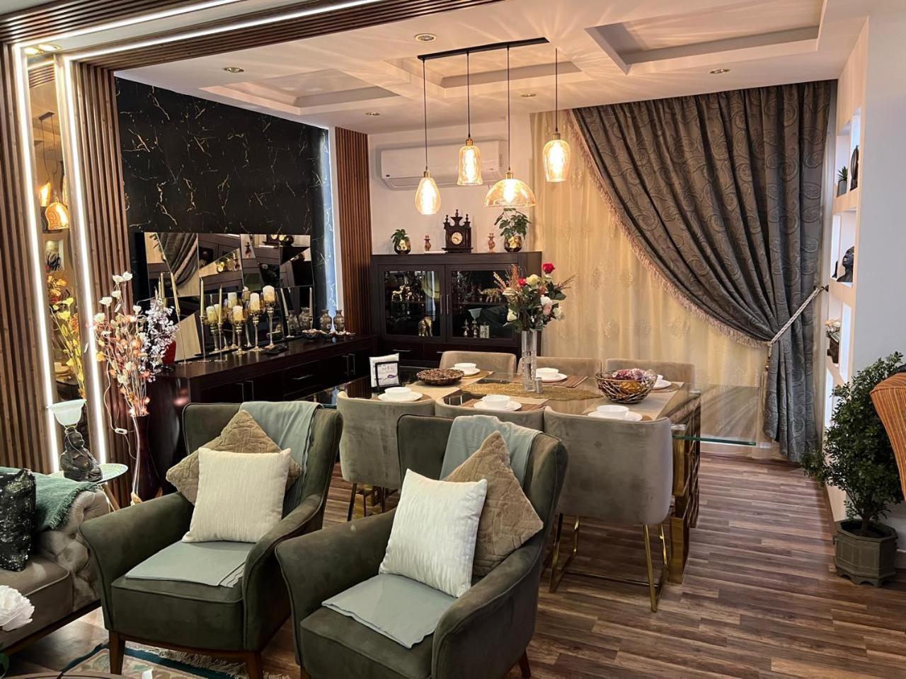 Apartmán شقه مفروشه فاخره بالقاهره الجديده New Cairo Exteriér fotografie